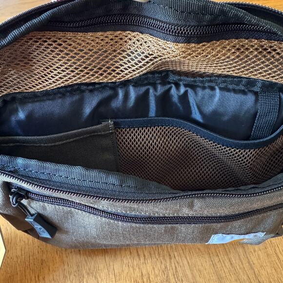 CARHARTT Belt Bag Waist Pack Fanny Pack Crossbody Bag Tarmac - Picture 8 of 14